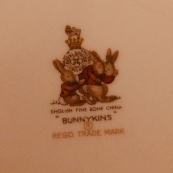 FIRM: NEW Vintage, BUNNYKINS, children's serving set never used - Picture 4 of 10